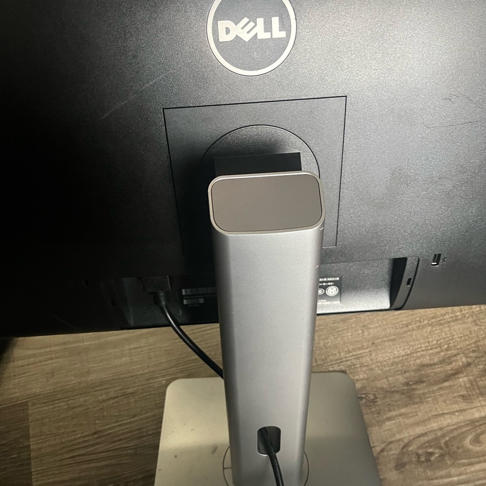 Dell Monitor - Picture 3 of 5
